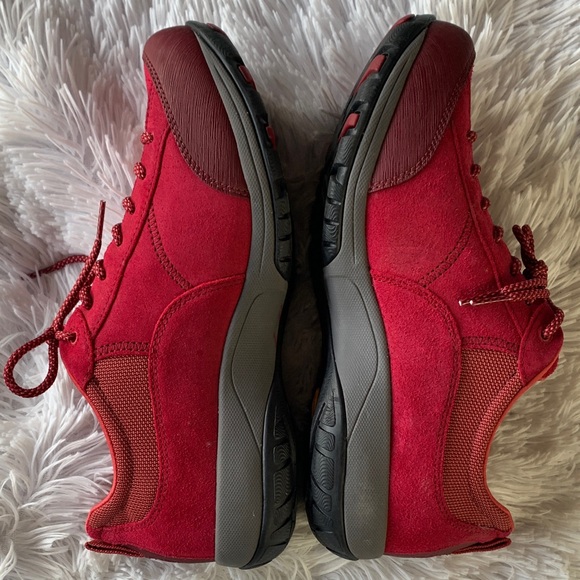 Dansko Paisley Red Women's Sneakers - Picture 5 of 16